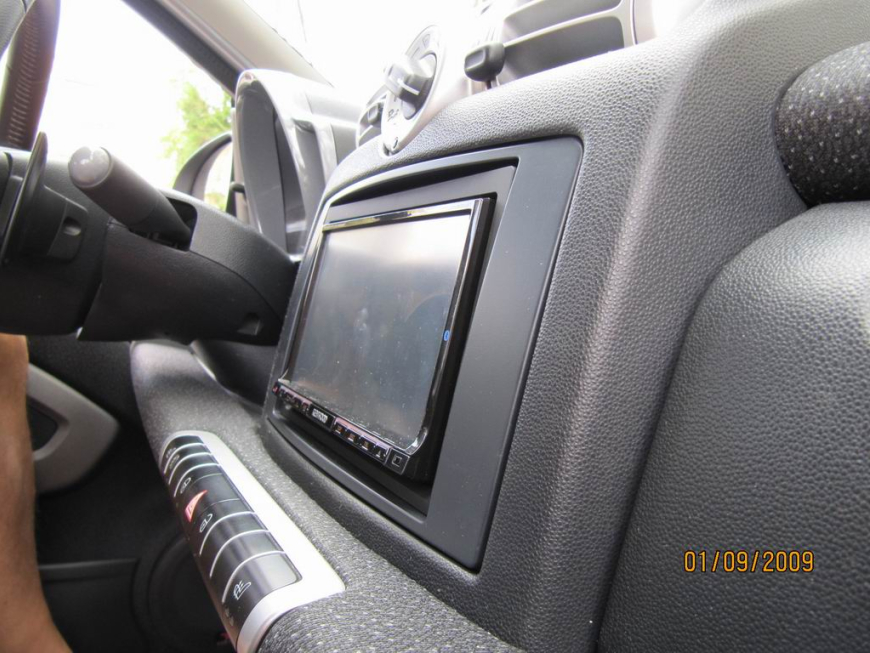 Εγκατάσταση οθόνης 2Din Kenwood και ηχείων Focal σε Smart ForTwo