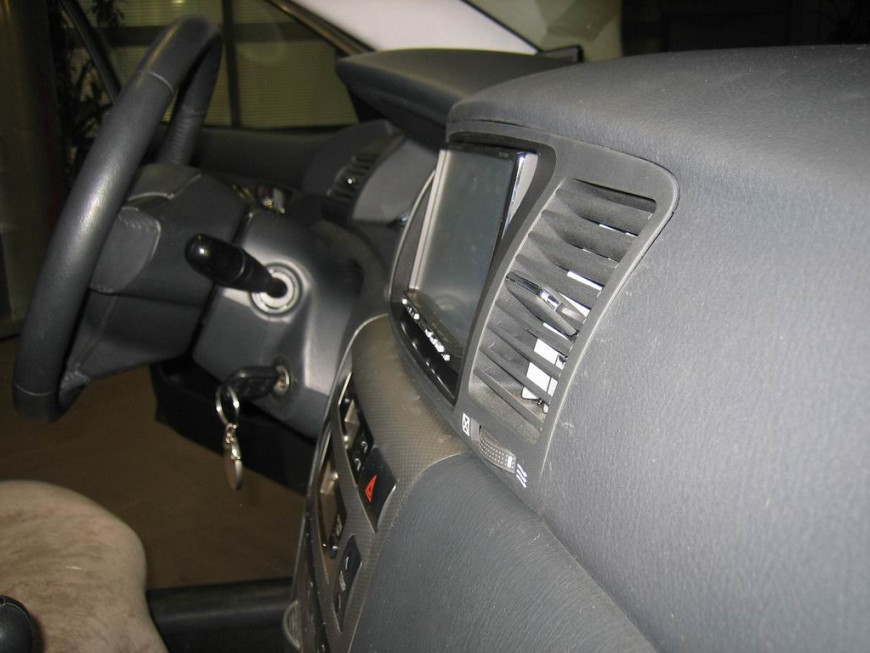 Εγκατάσταση οθόνης 2Din Kenwood σε Toyota Corolla