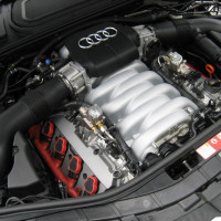 Τοποθέτηση interface στην εργοστασιακή οθόνη του Audi S8 για χρήση I-pod/I-phone