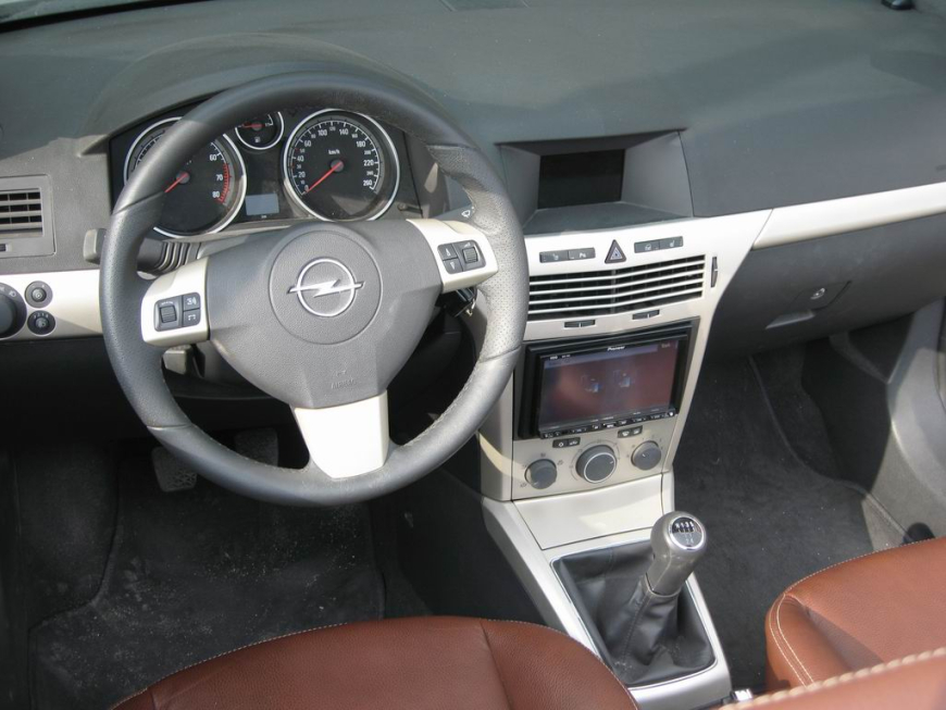 Εγκατάσταση οθόνης 2Din Pioneer σε Opel Astra Cabrio