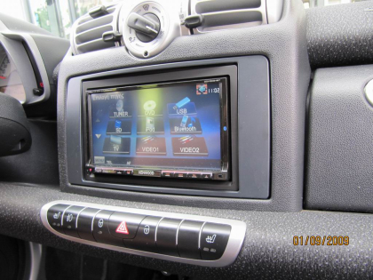 Εγκατάσταση οθόνης 2Din Kenwood και ηχείων Focal σε Smart ForTwo