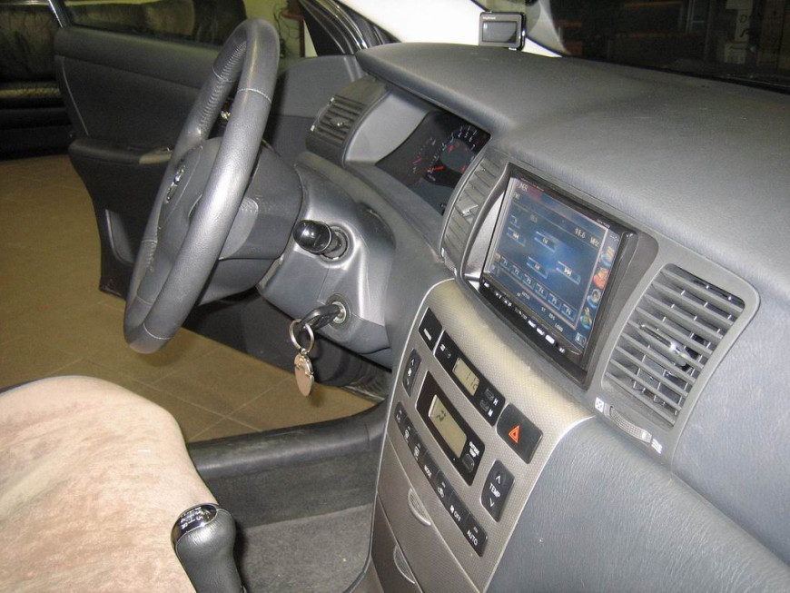 Εγκατάσταση οθόνης 2Din Kenwood σε Toyota Corolla