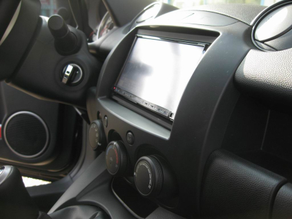 Εγκατάσταση οθόνης 2Din Kenwood σε Mazda 2