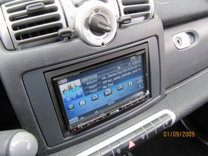 Εγκατάσταση οθόνης 2Din Kenwood και ηχείων Focal σε Smart ForTwo