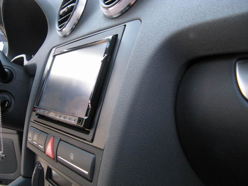 Εγκατάσταση οθόνης 2Din Kenwood σε Audi S3