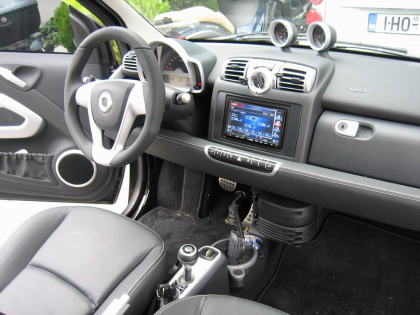 Εγκατάσταση οθόνης 2Din Kenwood σε Smart Brabus