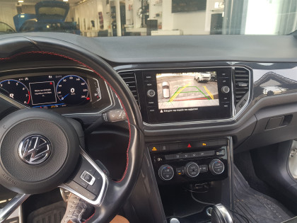 Εγκατάσταση Electric Tailgate και εργοστασιακής κάμερας οπισθοπορείας σε VW T-Roc 