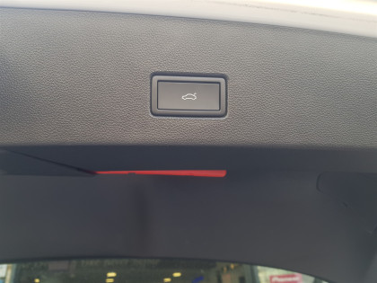 Εγκατάσταση Electric Tailgate και εργοστασιακής κάμερας οπισθοπορείας σε VW T-Roc 