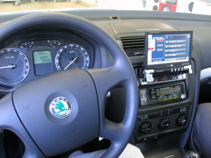 Εγκατάσταση οθόνης 1Din Kenwood σε Skoda Octavia (Taxi)