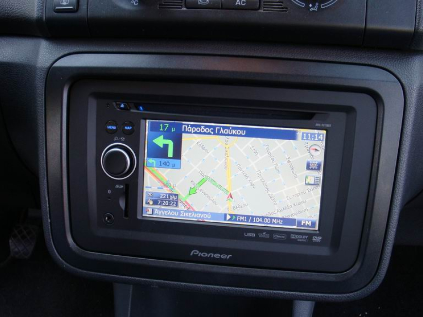 Εγκατάσταση οθόνης 2Din Pioneer σε Skoda Roomster