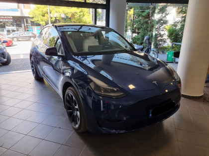 Εγκατάσταση οθόνης-καντράν σε Tesla Y