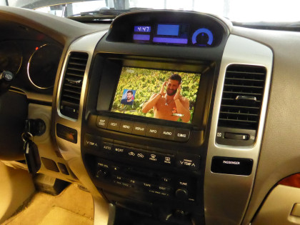 Εγκατάσταση νέας οθόνης σε Toyota Land Cruiser του 2006
