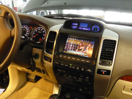 Εγκατάσταση νέας οθόνης σε Toyota Land Cruiser του 2006