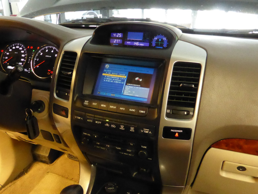 Εγκατάσταση νέας οθόνης σε Toyota Land Cruiser του 2006