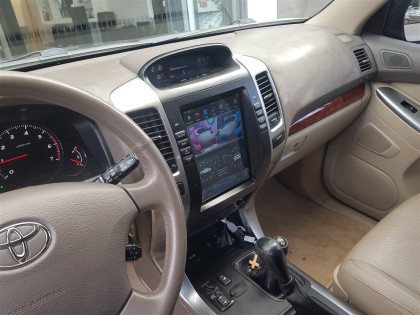 Εγκατάσταση οθόνης Tesla Style σε Toyota Land Cruiser