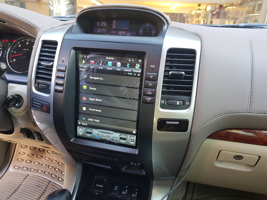 Εγκατάσταση οθόνης Tesla Style σε Toyota Land Cruiser