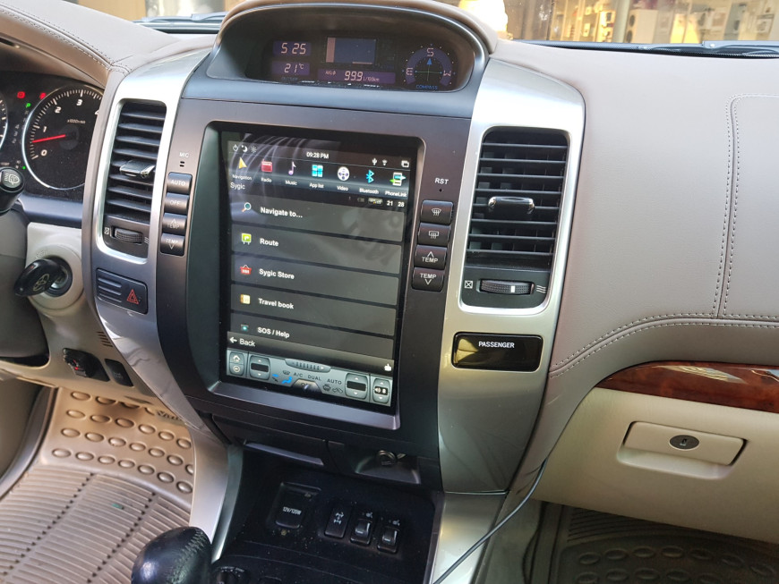 Εγκατάσταση οθόνης Tesla Style σε Toyota Land Cruiser