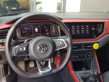 Εγκατάσταση εργοστασιακής κάμερας σε VW Polo.