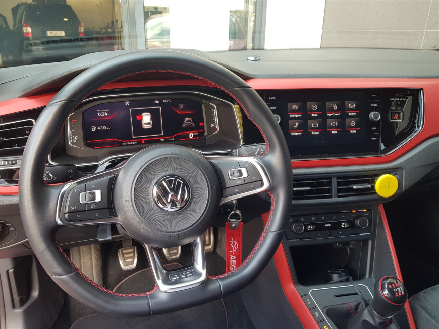 Εγκατάσταση εργοστασιακής κάμερας σε VW Polo.