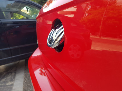 Εγκατάσταση εργοστασιακής κάμερας σε VW Polo.