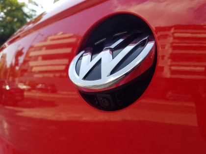 Εγκατάσταση εργοστασιακής κάμερας σε VW Polo.