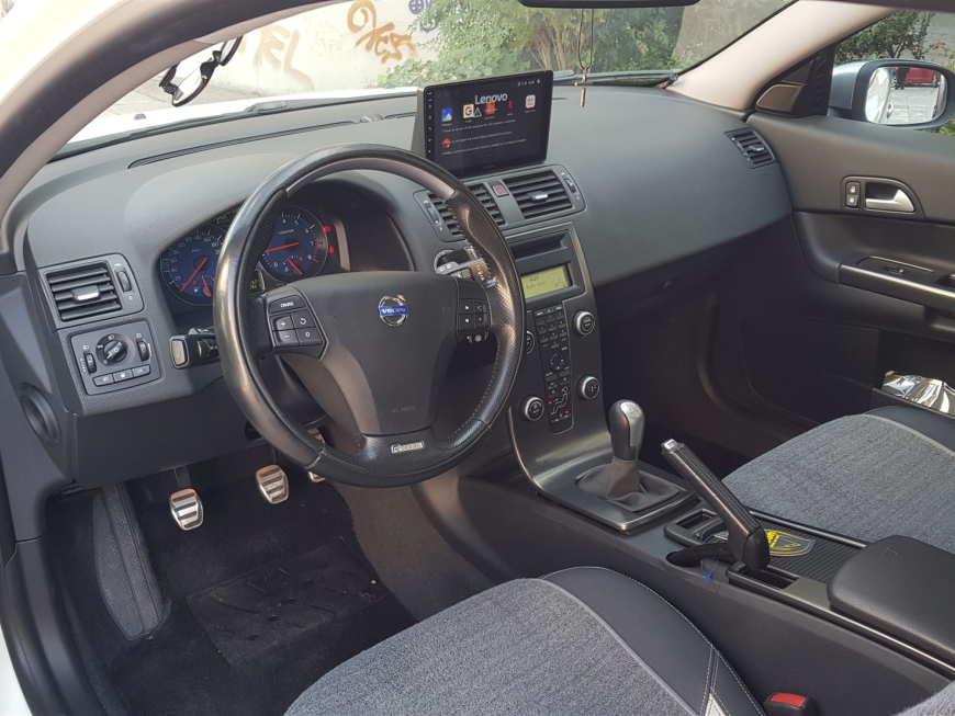 Εγκατάστασης οθόνης Lenovo και κάμερας οπισθοπορείας σε Volvo C30