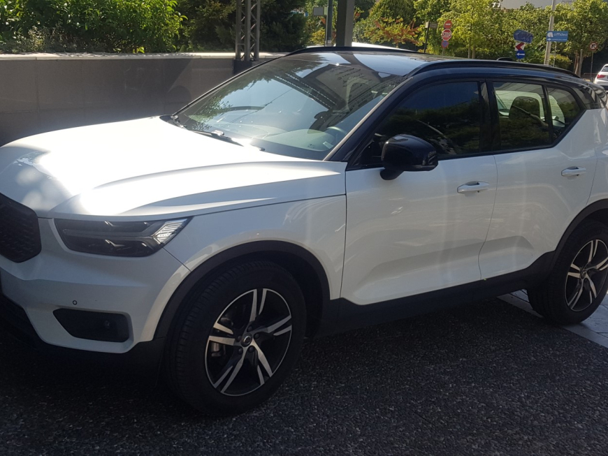 Εγκατάσταση αισθητήρων οπισθοπορείας και εμπροσθοπορείας σε Volvo V40 2019