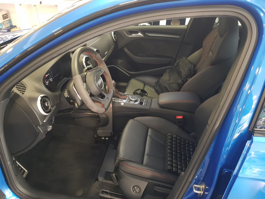 Αναβάθμιση εργοστασιακής οθόνης με Apple CarPlay/Android Auto σε Audi RS3 8V