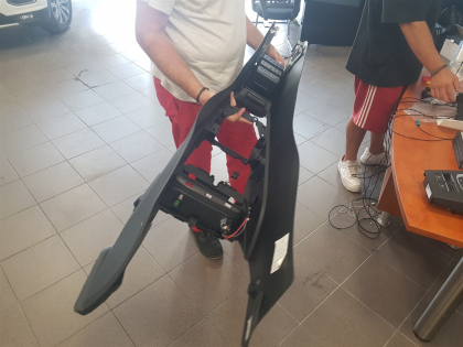 Αναβάθμιση εργοστασιακής οθόνης με Apple CarPlay/Android Auto σε Audi RS3 8V