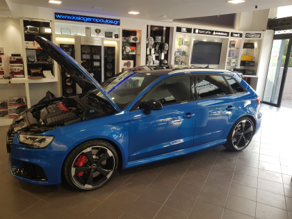 Αναβάθμιση εργοστασιακής οθόνης με Apple CarPlay/Android Auto σε Audi RS3 8V