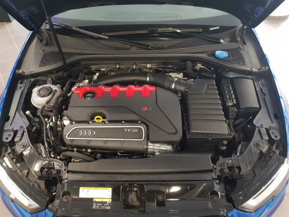 Αναβάθμιση εργοστασιακής οθόνης με Apple CarPlay/Android Auto σε Audi RS3 8V