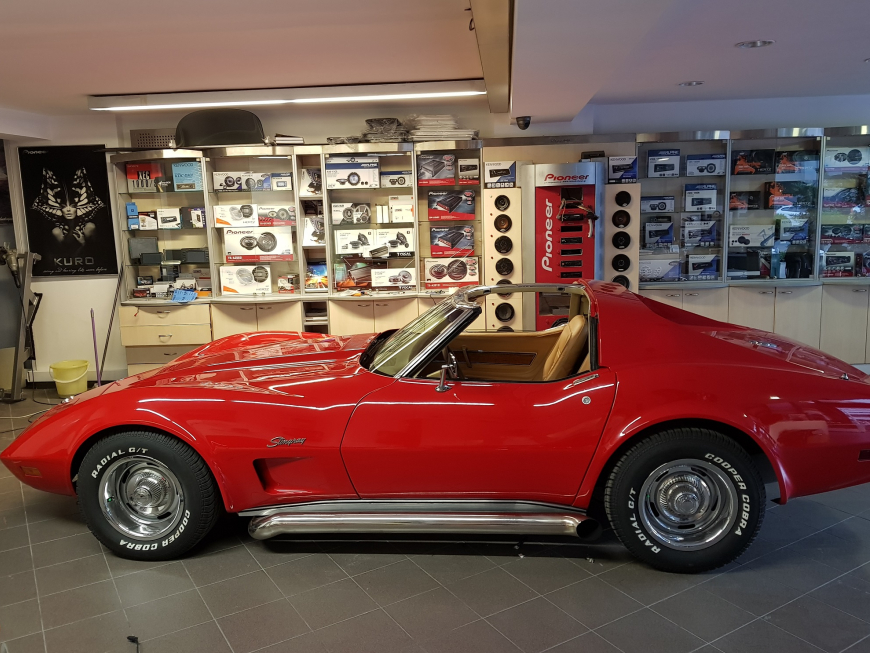 Αντικατάσταση ηχείων σε Chevrolet Corvette Convertible του 1968