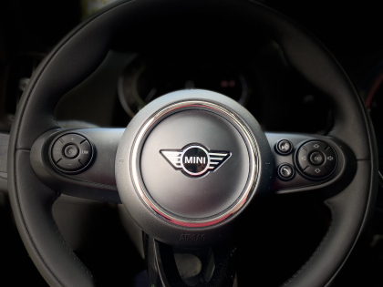 Αναβάθμιση εργοστασιακής οθόνης με Ασύρματο Wireless Apple CarPlay/Android Auto σε Mini Clubman 2021