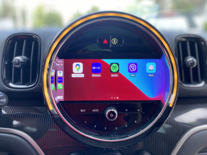 Αναβάθμιση εργοστασιακής οθόνης με Ασύρματο Wireless Apple CarPlay/Android Auto σε Mini Clubman 2021