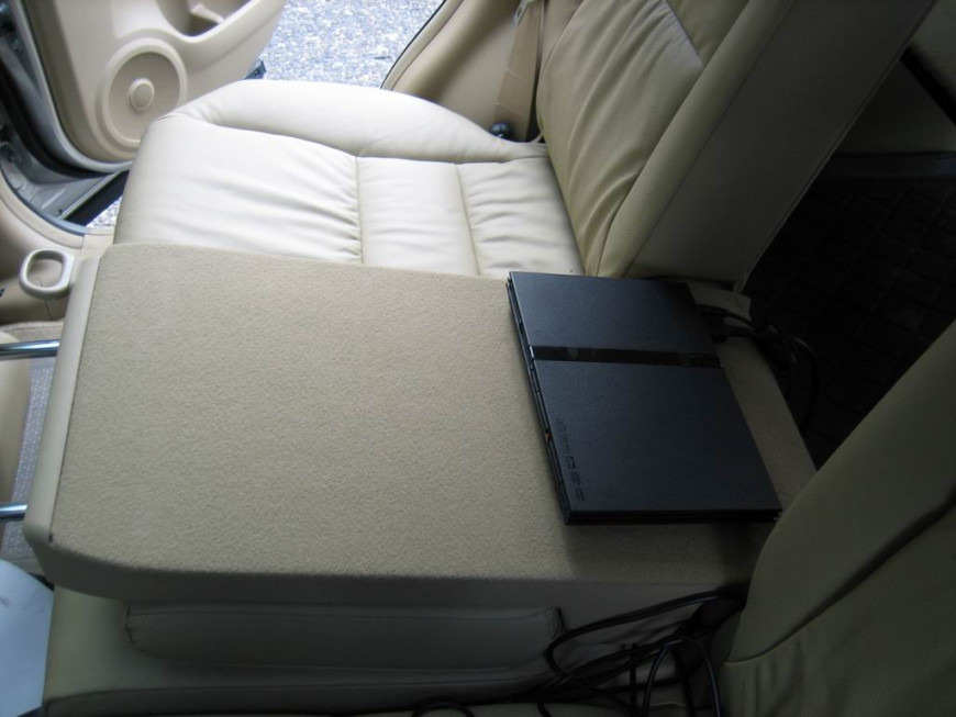 Εγκατάσταση οθονών Veba και Sony Play Station σε Honda CRV