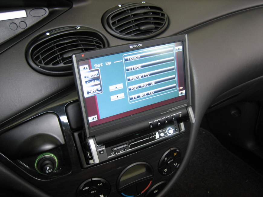 Εγκατάσταση οθόνης 1Din Kenwood σε Ford Focus