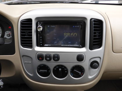 Εγκατάσταση οθόνης 2Din Phonocar σε Ford Maverick του 2007