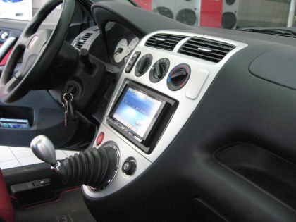 Εγκατάσταση οθόνης 2Din JVC σε Honda Type-R.