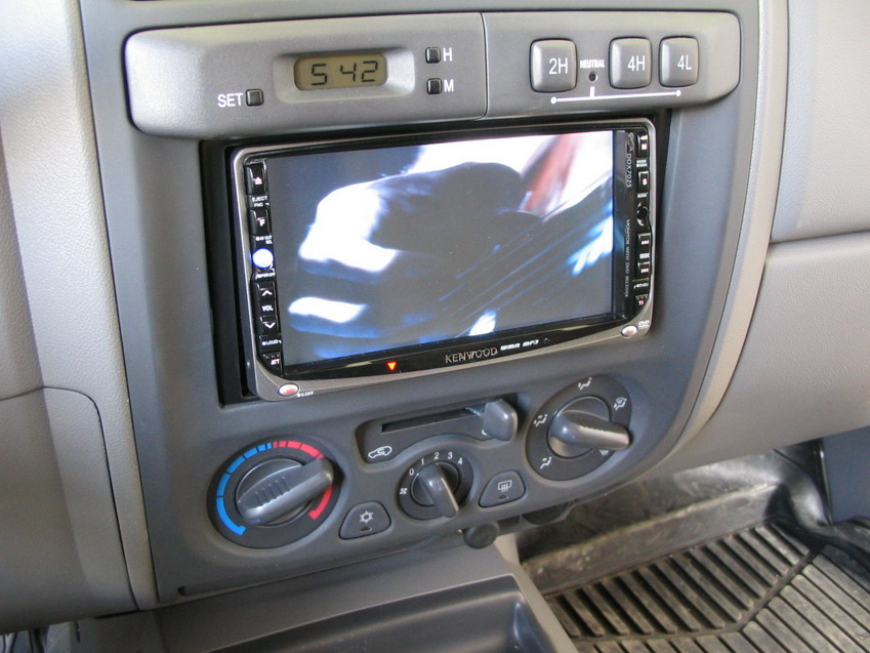 Εγκατάσταση οθόνης 2Din Kenwood σε Isuzu