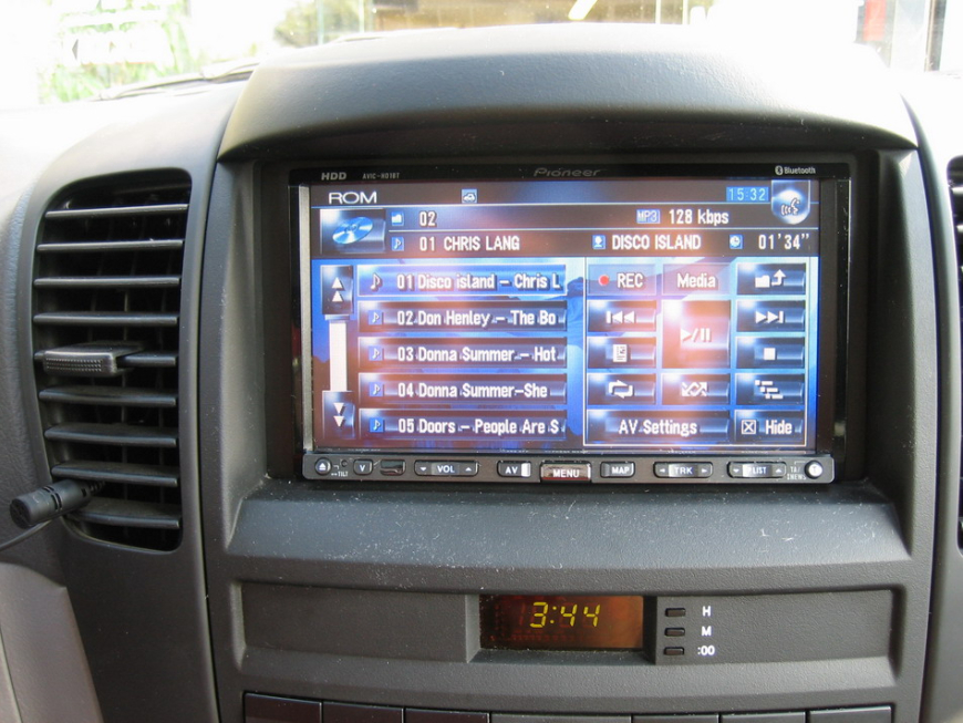 Εγκατάσταση οθόνης 2Din Pioneer σε Kia Sorento 3.5