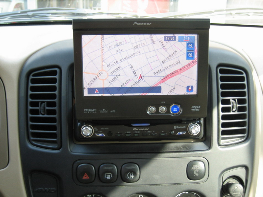 Εγκατάσταση οθόνης 1Din Pioneer και αισθητήρων παρκαρίσματος σε Ford Maverick
