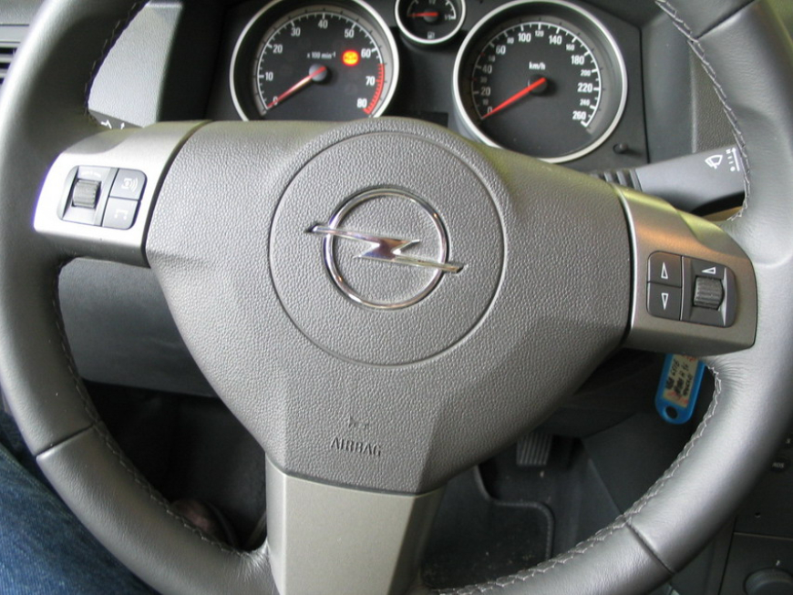 Παρουσίαση από την εταιρεία μας, του νέου ηχοσυστήματος του Opel Astra, στο περιοδικό AutoCar.