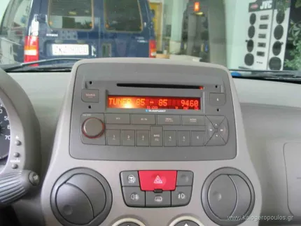 Παρουσίαση εργοστασιακού ηχοσυστήματος Fiat Panda σε συνεργασία με το Περιοδικό AUTOCAR.