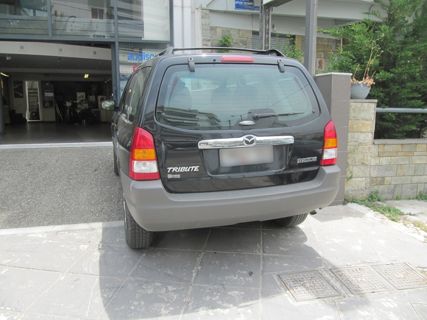 Εγκατάσταση οθόνης 2Din Pioneer και κάμερας οπισθοπορείας σε Mazda Tribute του 2003