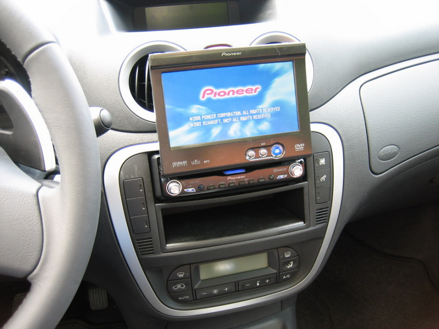 Εγκατάσταση συστήματος πλοήγησης της Pioneer σε αυτοκίνητα της Citroen Hellas