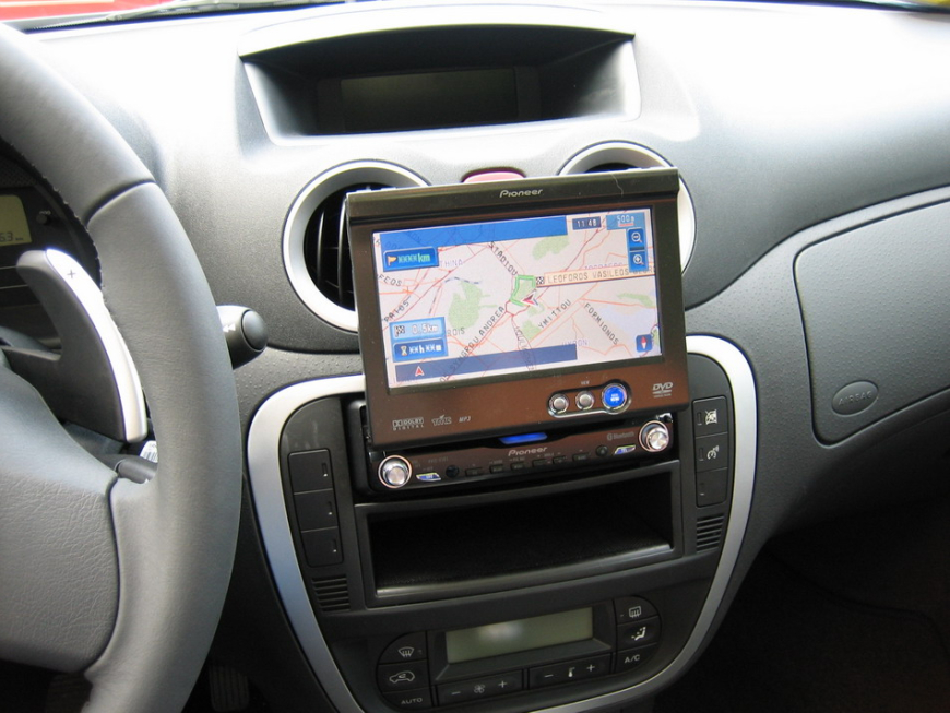 Εγκατάσταση συστήματος πλοήγησης της Pioneer σε αυτοκίνητα της Citroen Hellas