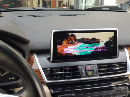 Εγκατάσταση Wireless CarPlay, Android Auto, Media Player & Rear Camera σε BMW 2 Series F45 (2014–2018).