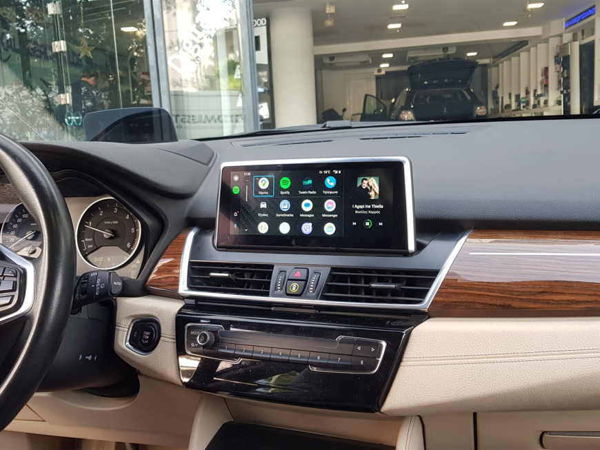 Εγκατάσταση Wireless CarPlay, Android Auto, Media Player & Rear Camera σε BMW 2 Series F45 (2014–2018).