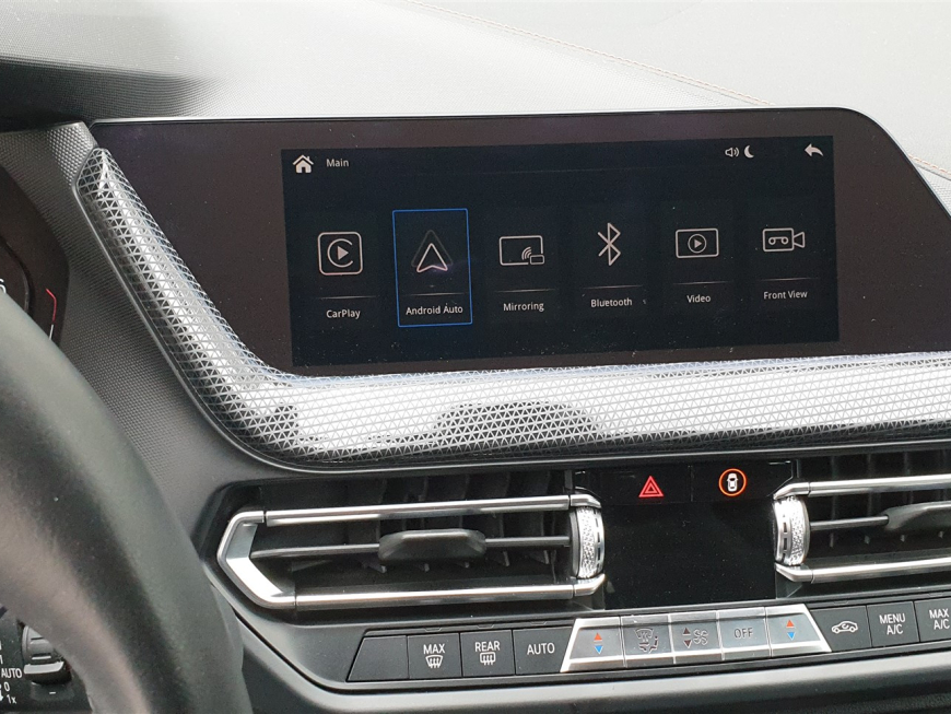 Εγκατάσταση Apple CarPlay & Android Auto σε BMW 1 Series F40.