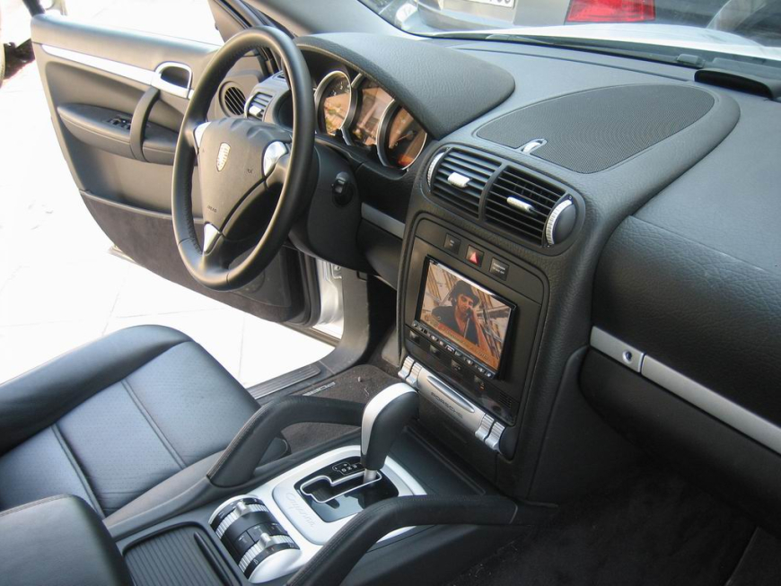 Porsche Cayenne S. Car Cinema Navigation Pioneer Avic-HD3BT